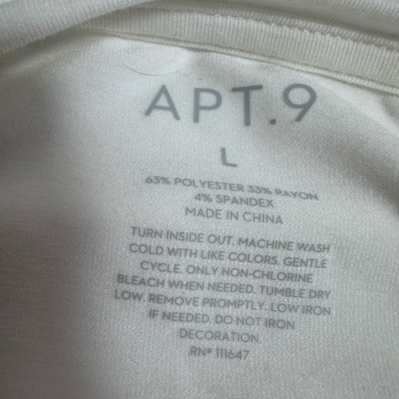 Apt. 9 Off-White top with green Sequin Shamrock size large - Picture 9 of 9